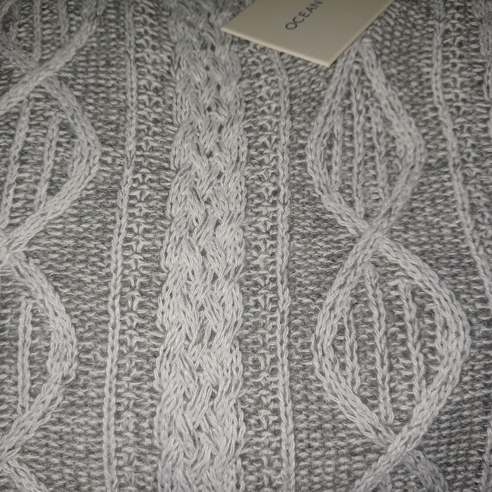 V-Neck Cable Sweater - Picture 6 of 6